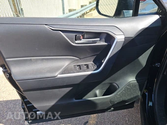 2025 Toyota RAV4 XLE – miniatura 9