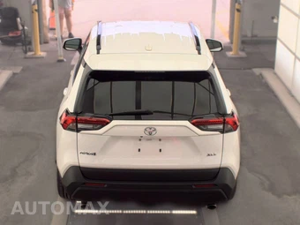 2025 Toyota RAV4 XLE – miniatura 6