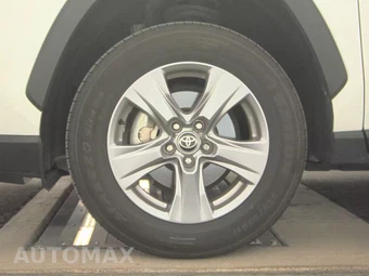 2025 Toyota RAV4 XLE – miniatura 9