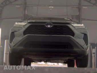2025 Toyota RAV4 XLE - miniatura 3