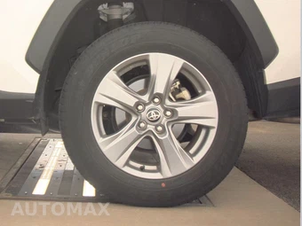 2025 Toyota RAV4 XLE – miniatura 12