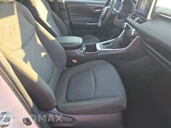 2025 Toyota RAV4 XLE – miniatura 14