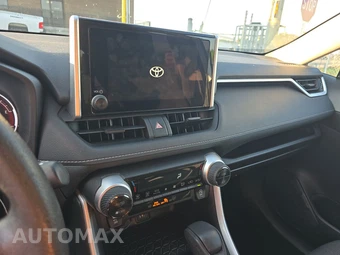 2025 Toyota RAV4 XLE – miniatura 17