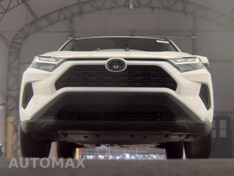 2025 Toyota RAV4 XLE – miniatura 3