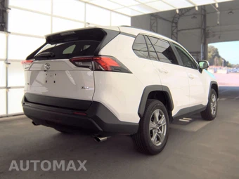 2025 Toyota RAV4 XLE – miniatura 5