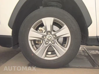 2025 Toyota RAV4 XLE – miniatura 9