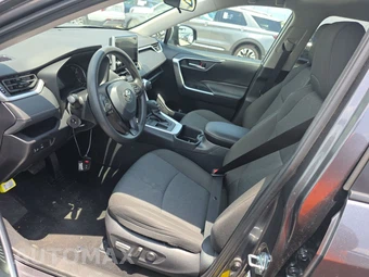 2025 Toyota RAV4 XLE – miniatura 13