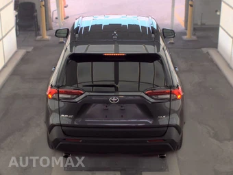 2025 Toyota RAV4 XLE – miniatura 6