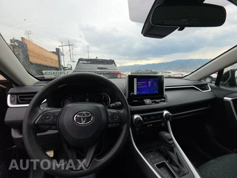 2025 Toyota RAV4 XLE - miniatura 11