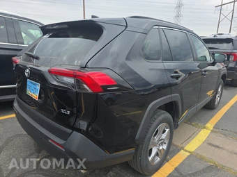 2025 Toyota RAV4 XLE - miniatura 4