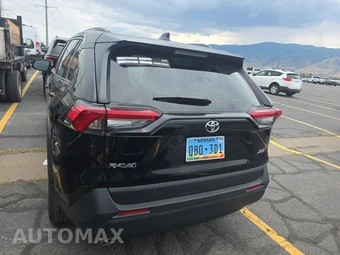 2025 Toyota RAV4 XLE - miniatura 5
