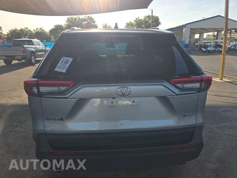 2025 Toyota RAV4 XLE - miniatura 5