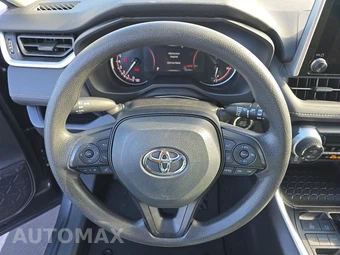 2025 Toyota RAV4 XLE – miniatura 10