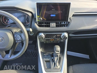 2025 Toyota RAV4 XLE – miniatura 11