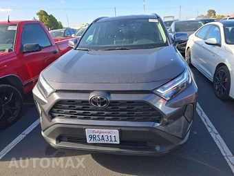 2025 Toyota RAV4 XLE – miniatura 2