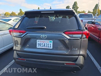 2025 Toyota RAV4 XLE – miniatura 5
