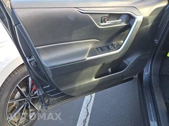 2025 Toyota RAV4 XLE – miniatura 9