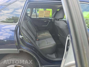 2025 Toyota RAV4 XLE - miniatura 13