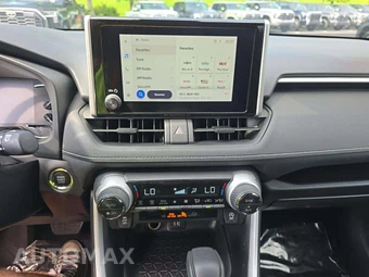 2025 Toyota RAV4 XLE - miniatura 7
