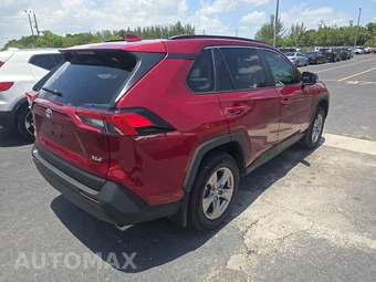 2025 Toyota RAV4 XLE - miniatura 4