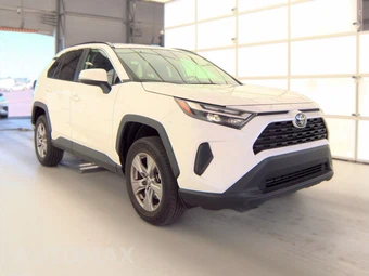 2025 Toyota RAV4 XLE - miniatura 4