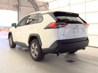 2025 Toyota RAV4 XLE - miniatura 8