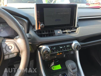2025 Toyota RAV4 XLE - miniatura 17