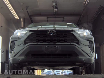 2025 Toyota RAV4 XLE - miniatura 3