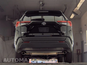 2025 Toyota RAV4 XLE - miniatura 7