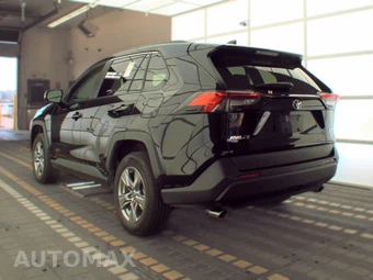 2025 Toyota RAV4 XLE - miniatura 8