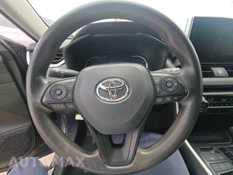 2025 Toyota RAV4 XLE - miniatura 10