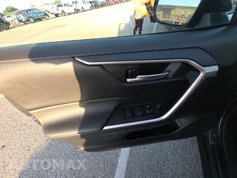 2025 Toyota RAV4 XLE - miniatura 15