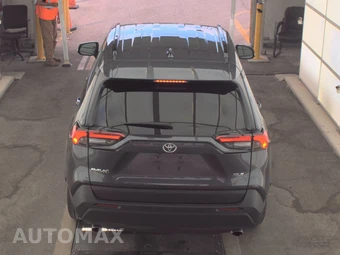 2025 Toyota RAV4 XLE - miniatura 6