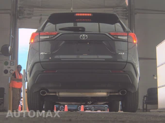 2025 Toyota RAV4 XLE - miniatura 7