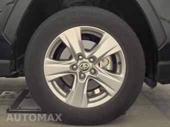 2025 Toyota RAV4 XLE - miniatura 10