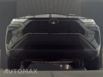 2025 Toyota RAV4 XLE - miniatura 3