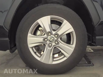 2025 Toyota RAV4 XLE - miniatura 9