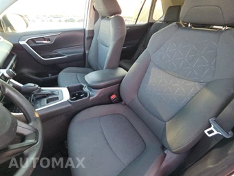 2025 Toyota RAV4 XLE – miniatura 13