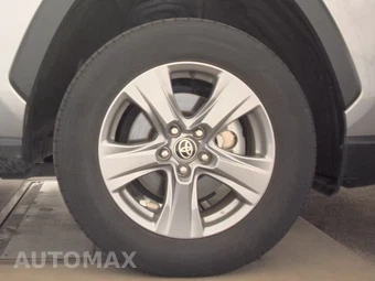 2025 Toyota RAV4 XLE - miniatura 10