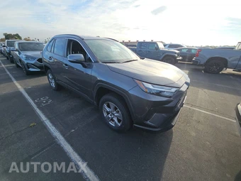 2025 Toyota RAV4 XLE - miniatura 3
