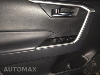 2025 Toyota RAV4 XLE – miniatura 15
