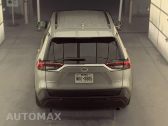 2025 Toyota RAV4 XLE – miniatura 6