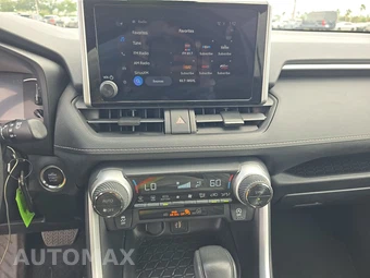 2025 Toyota RAV4 XLE - miniatura 17