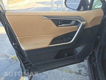 2025 Toyota RAV4 XLE - miniatura 9