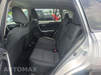 2025 Toyota RAV4 XLE – miniatura 10