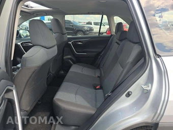 2025 Toyota RAV4 XLE - miniatura 10