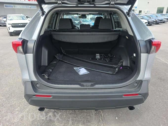 2025 Toyota RAV4 XLE - miniatura 11