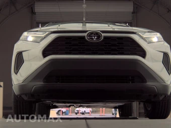 2025 Toyota RAV4 XLE - miniatura 3