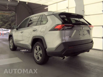 2025 Toyota RAV4 XLE - miniatura 8