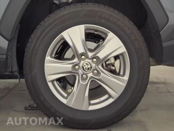 2025 Toyota RAV4 XLE - miniatura 12